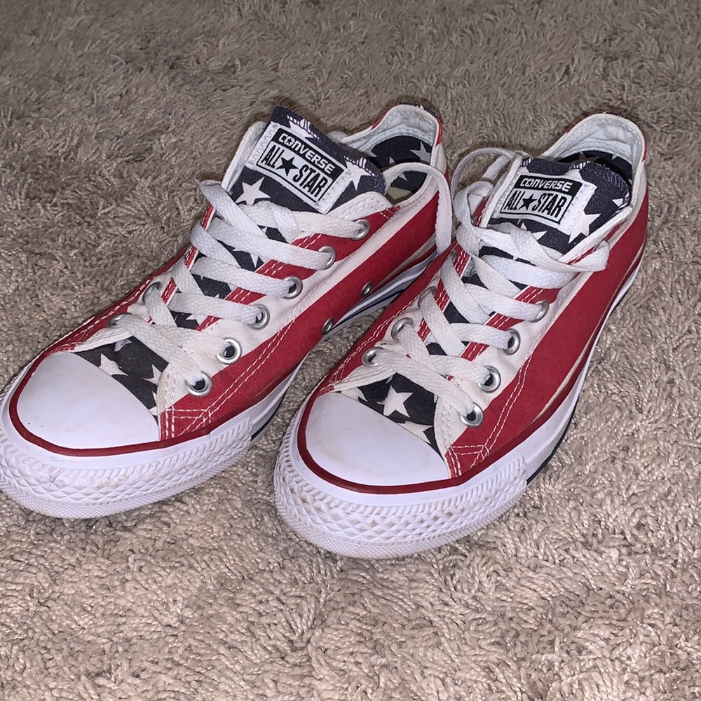 COPY - Converse Chuck Taylor All Star Low Top. Size: Women’s 7.5. Like new